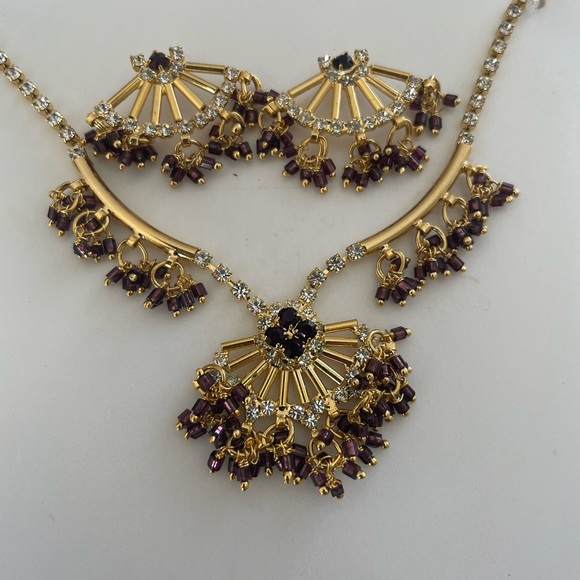 Costume Jewelry necklace and earring set - Picture 6 of 8